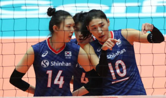 '배구의 신' 김연경이 챔프전 앞두고 '침묵 선언'한 까닭