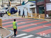 아찔한 옹벽 등굣길 부산 영도구 청동초, 통학로 안전 개선 나서