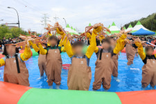 대게 1마리 3만 원에 맛 보고, 가수 장민호도 보고