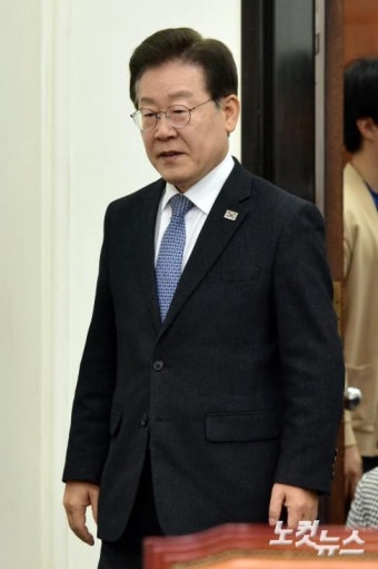 최고위 참석하는 이재명 대표