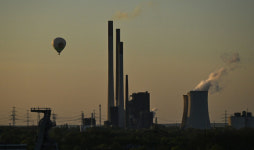 늦어도 2035년까지 석탄화력발전소 폐쇄 G7 역사적 합의