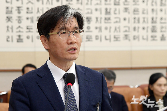 윤석열 대통령 체포영장에 대한 논란 계속될 듯