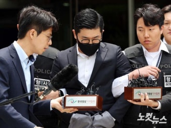 법원 나서는 이광득 대표