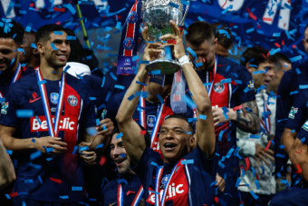 PSG 이강인, 첫 시즌부터 국내 대회 3관왕…교체출전한 프랑스컵 우승