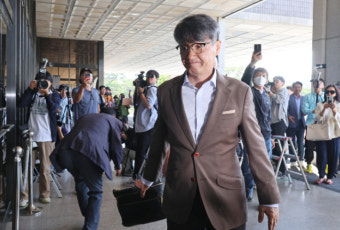 '명품백 전달' 최재영 목사, 오늘은 '건조물 침입' 소환조사