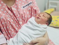 12년 만에 아기 받은 사천시…공공이 살린 분만산부인과 지원 팍팍