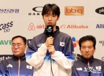 질문에 답하는 태권도 국가대표 박태준