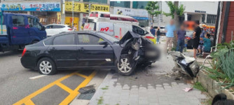 강릉서 승용차 주택 돌진 6명 부상…60대 운전자 브레이크 안 들어