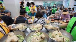 초복 맞아 오리고기 나눠먹은 경로당 회원 3명 쓰러져…1명 위독