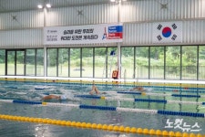 훈련하는 수영 국가대표팀