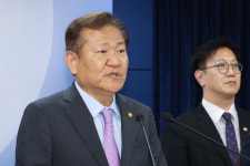 정부 민생회복지원금 법안 정부권한 침해…수용 못 해 