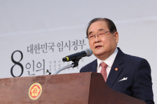 이종찬 광복회장 피로 쓰인 역사를 혀로 덮을 수 없다