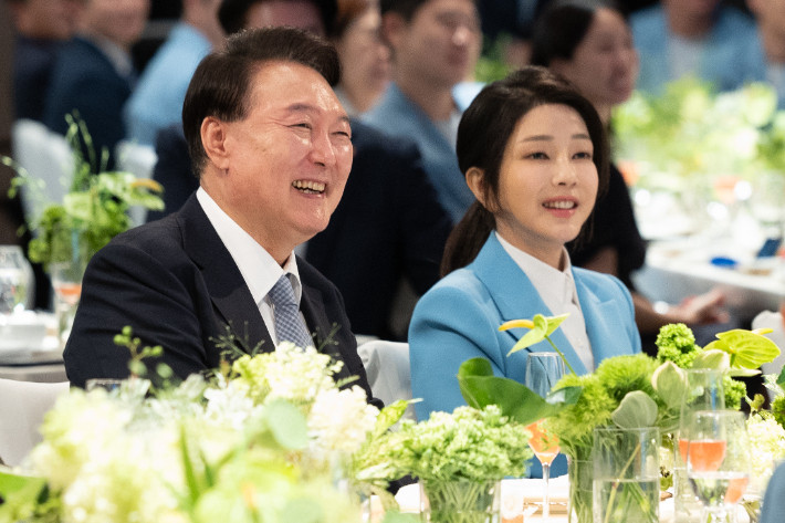 김건희 여사, 국민의힘 공천 의혹으로 검찰 출석 거부하여 불출석 의견서 제출 중