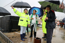 집중호우 피해 진주시장·김해시장, 현장 점검 및 신속 복구 지시