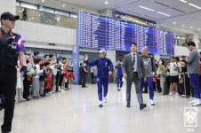 홍명보호, 요르단에 설욕전 후 전세기 귀국 