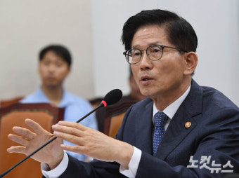 김문수 승부수 근기법 확대 적용, '저출산 카드'로 뚫을까