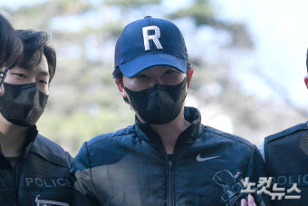 후배 선수 등 협박…오재원, 수면제 대리처방 혐의로 재판행