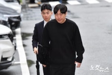 '불법도박' 이진호, 피의자 신분으로 경찰 출석