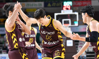 '전성현 없고, 두경민 없어도…' LG, 정관장 꺾고 개막 3연승 행진