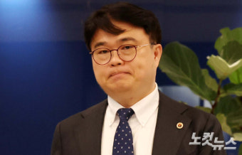 [속보]임현택 의협 회장 탄핵안 가결…취임 반 년 만에 퇴진