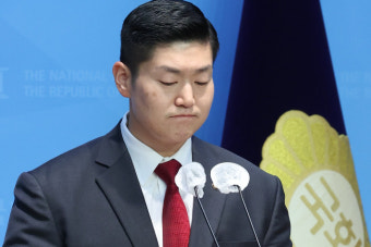 與김재섭 