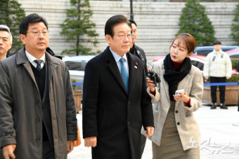 이재명, 쌍방울 대북송금 '법관 기피신청'…재판 중단