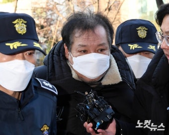 법정 향하는 '건진법사' 전성배