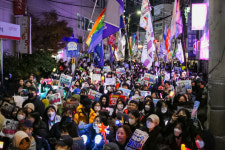 박수영 의원 사무소 앞 대규모 집회…국힘 불법 감금
