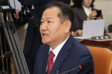 [속보]언론사 단전·단수 지시 묻자…이상민 