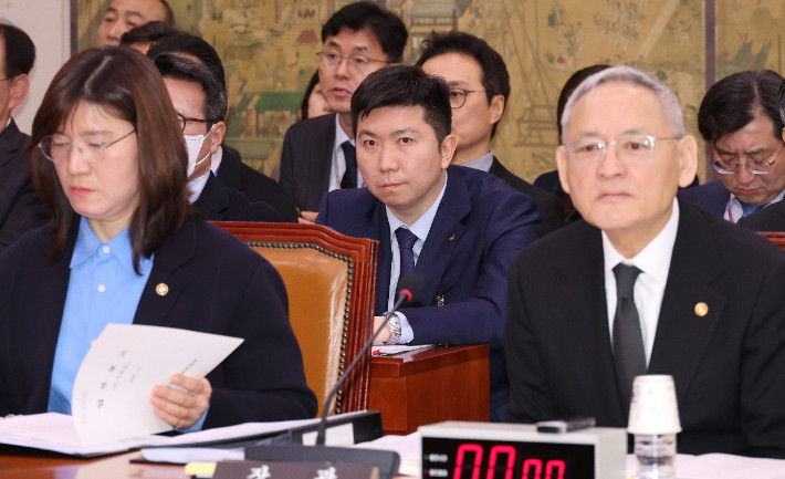 유승민 체육회장, 정몽규 4연임 논란에 규정대로 처리할 것 입장