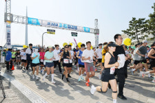 제32회 3·15마라톤대회, 역대 최다 1만여명 달렸다