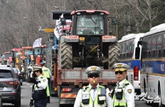 남태령에 등장한 전농 트랙터