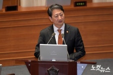 답변하는 안덕근 산업통상자원부 장관