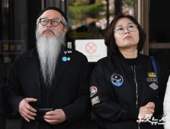 '故이예람 수사 개입' 전익수 무죄 확정..허탈한 이 중사 부모