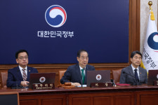 민주당 한덕수, 불출마 선언 못하면 美 관세협상 손 떼라
