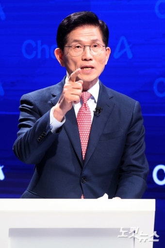 토론 리허설하는 김문수