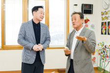 월성본부, 동경주 경로당에 건강증진물품 지원…1억 8천만원 상당