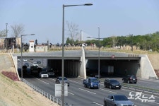 다시 연결된 암사선사 유적지와 한강공원