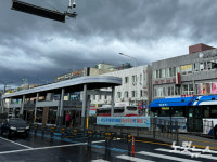 제주 섬식정류장 개통…지하철같은 양문형 버스 달린다