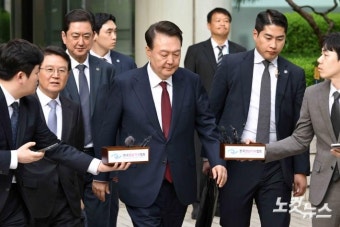 법원 나서는 윤석열