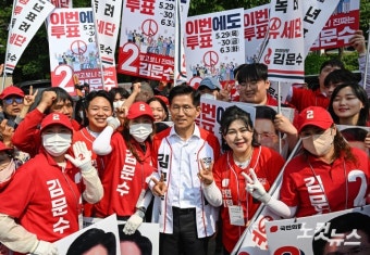투표 독려 캠페인 벌이는 김문수 후보