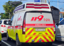 포항 송라면서 25톤 덤프트럭 신호대기 승합차 추돌…5명 부상