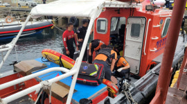 제주 앞바다 레저보트 전복…홀로 조업 70대 선장 숨져