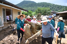 경남도의회, 합천·의령서 수해 복구 지원 구슬땀