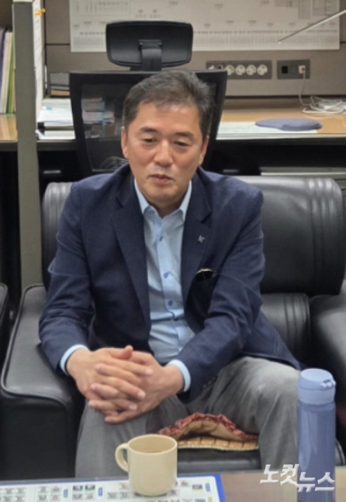 조국 전 장관 사면 논의, 국민적 공감대 낮아 반대 vs 전략 논의 정치권 팽팽