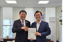 김해시장, 해수부 장관에 국가 물류 플랫폼 조성 사업 지원 건의