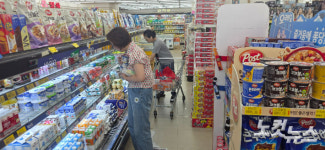 언제 적 매출 30억?…동네마트, 소비쿠폰 제외에 울상