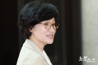 청문회 준비사무실 출근하며 지명 소감 밝히는 원민경 후보자