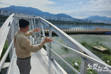 김해 낙동강레저시설 1년 방치…강변은 쓰레기 천지