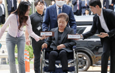 [속보]통일교 '정교유착' 의혹 정점 한학자 총재 구속심사 출석